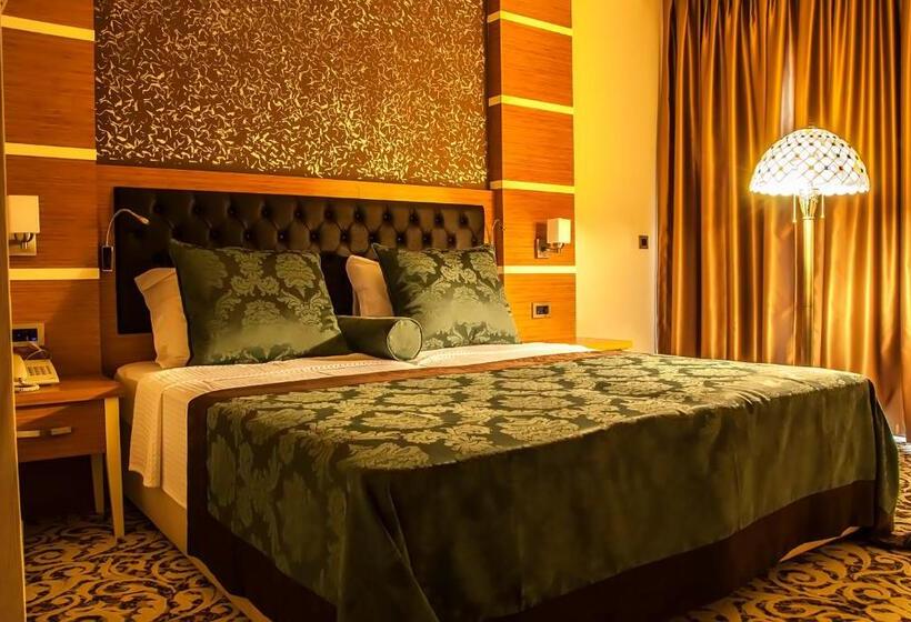 فندق Malahit Exclusive City