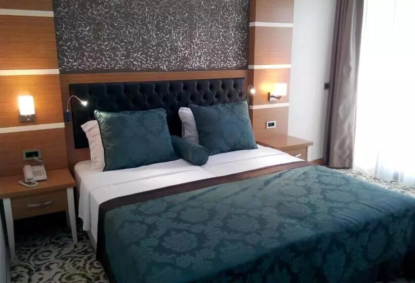 هتل Malahit Exclusive City