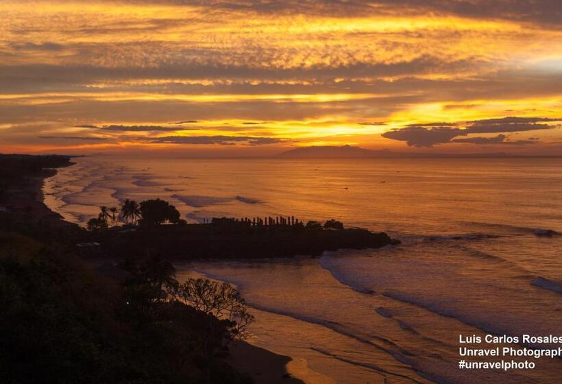 Отель Miraflores