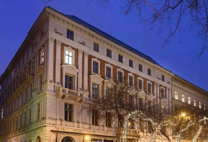Hotelli Moments Budapest By Continental Group