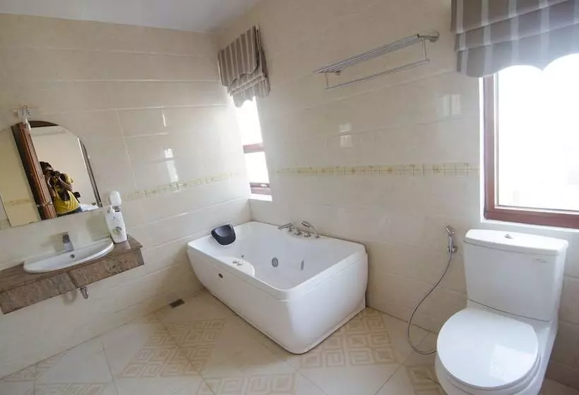 Moonlight Hotel Suites & Spa Vip High Floor, The Best View In The City Center, Dragon Bridge View