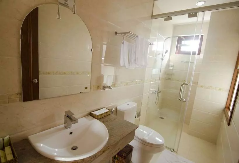 Moonlight Hotel Suites & Spa Vip High Floor, The Best View In The City Center, Dragon Bridge View