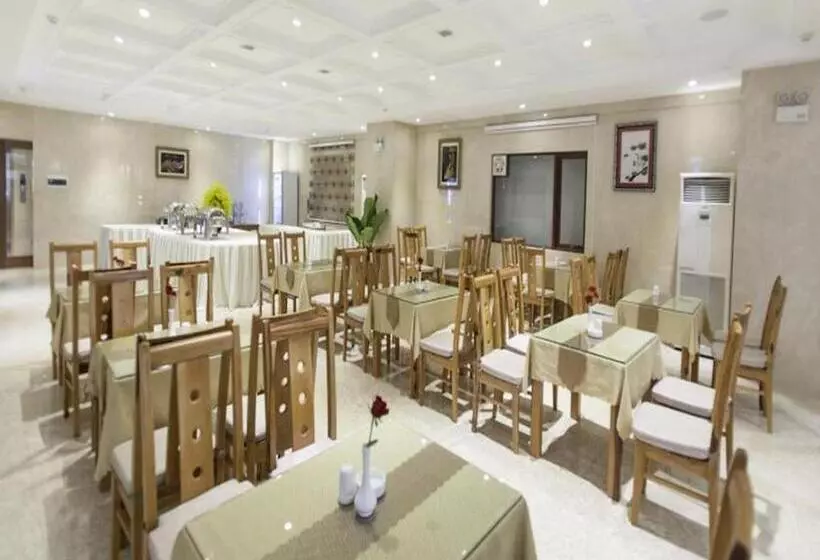 Moonlight Hotel Suites & Spa Vip High Floor, The Best View In The City Center, Dragon Bridge View