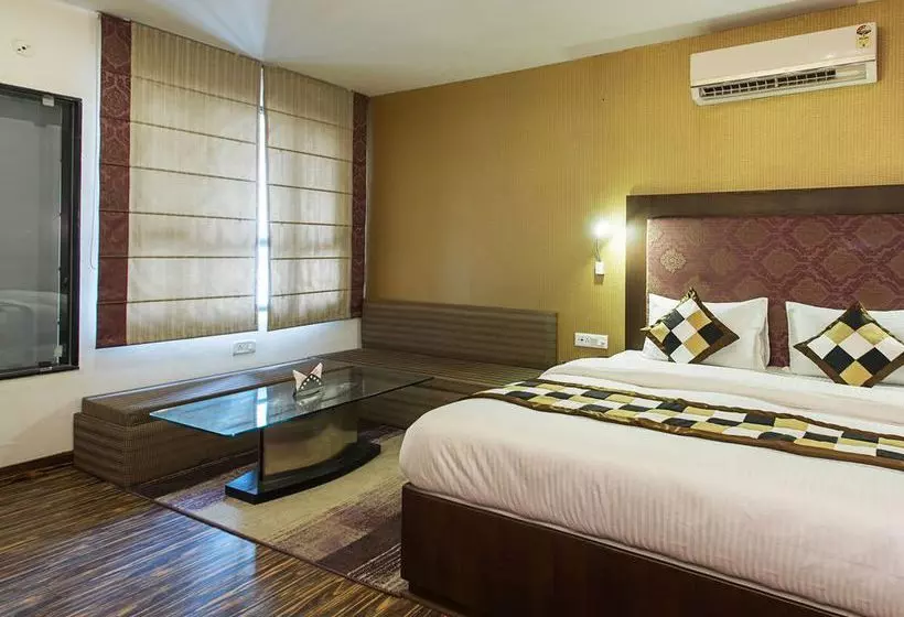 هتل Meenakshi Near Railway Station Jaipur