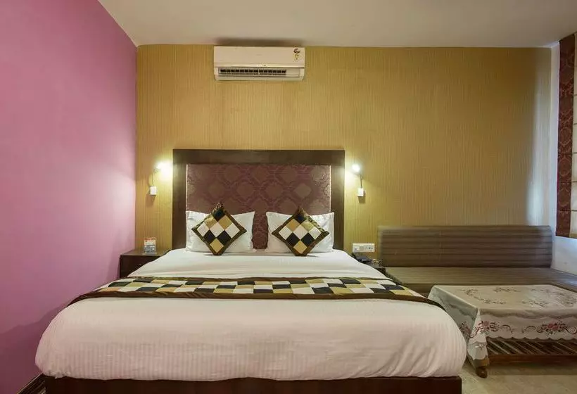 هتل Meenakshi Near Railway Station Jaipur