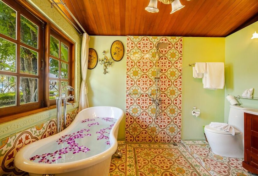 هتل Royal Thai Villas Phuket