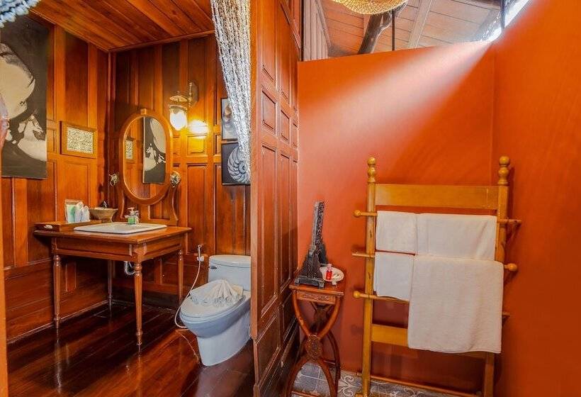 هتل Royal Thai Villas Phuket