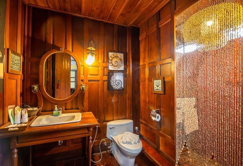 هتل Royal Thai Villas Phuket