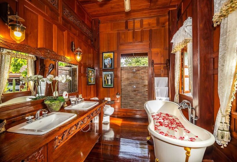 هتل Royal Thai Villas Phuket