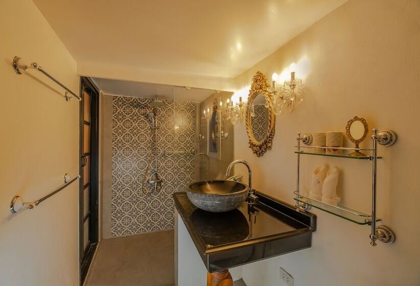 هتل Royal Thai Villas Phuket