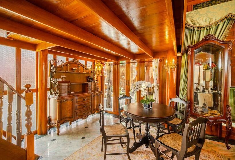 هتل Royal Thai Villas Phuket