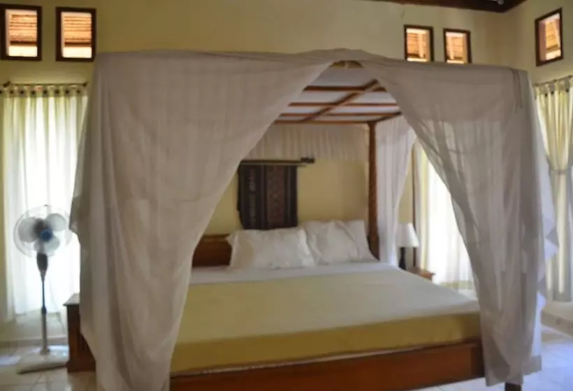 هتل Sunset Cave Villas Lembongan