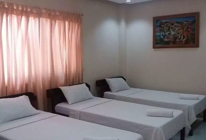 Pension (Hôtel basse catégorie) Lp  And Resto Bar