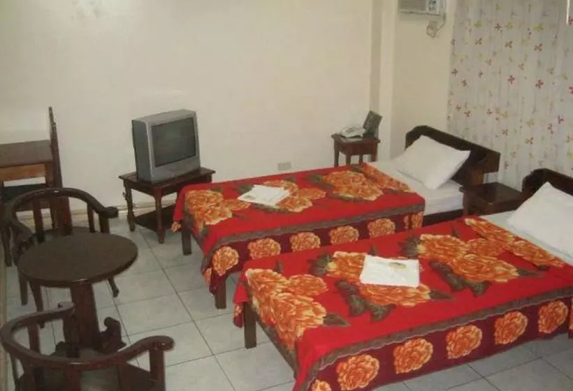 Pension (Hôtel basse catégorie) Lp  And Resto Bar