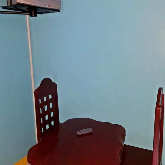 Pension (Hôtel basse catégorie) Lp  And Resto Bar