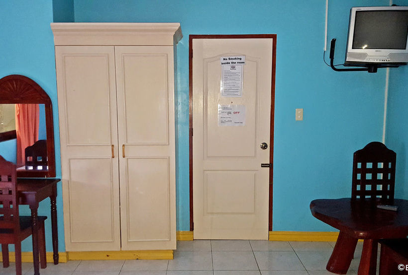 פנסיון Lp  And Resto Bar