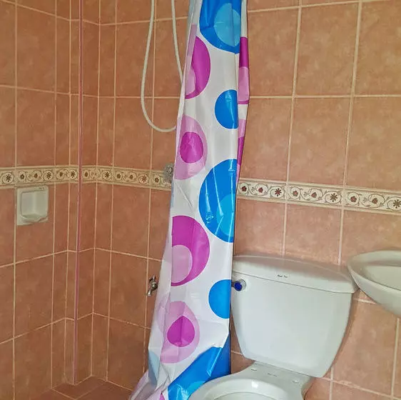 Pension (Hôtel basse catégorie) Lp  And Resto Bar