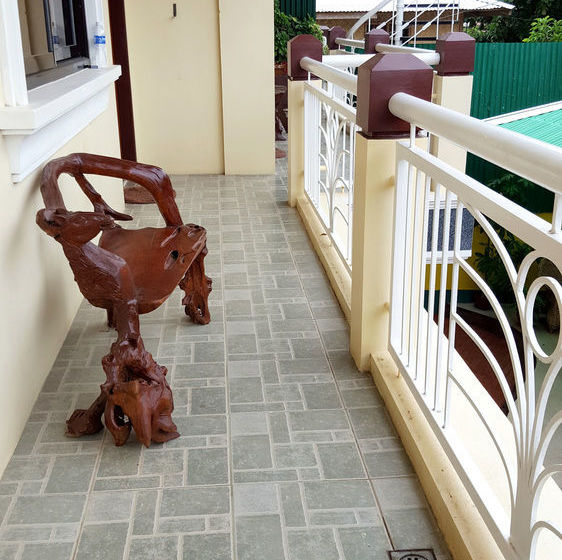 פנסיון Lp  And Resto Bar