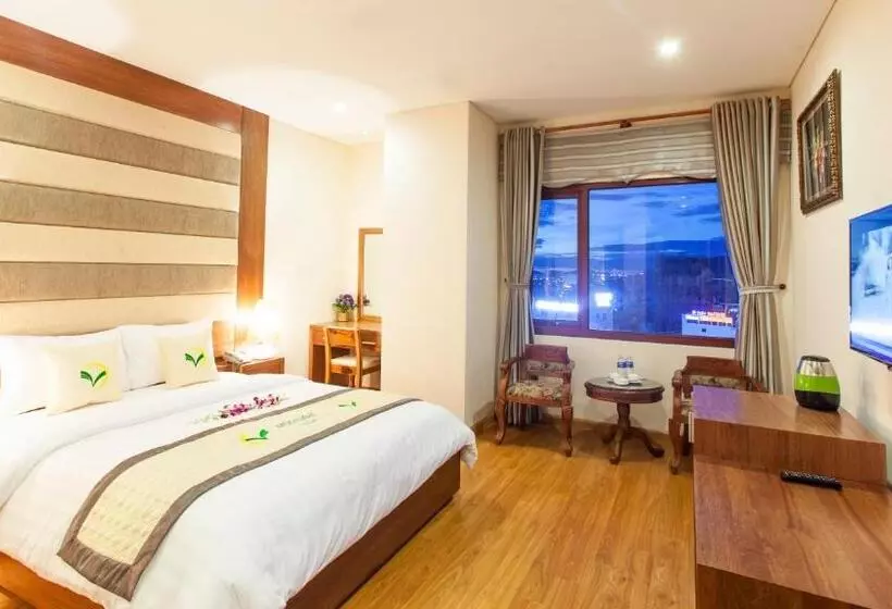 Moonlight Hotel Suites & Spa Vip High Floor, The Best View In The City Center, Dragon Bridge View