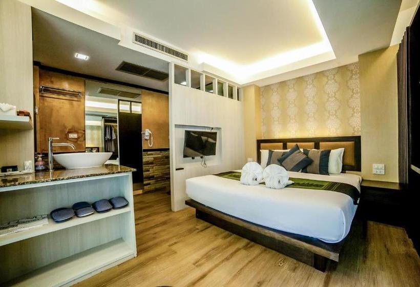 Phi Phi Nice Beach Hotel Hip