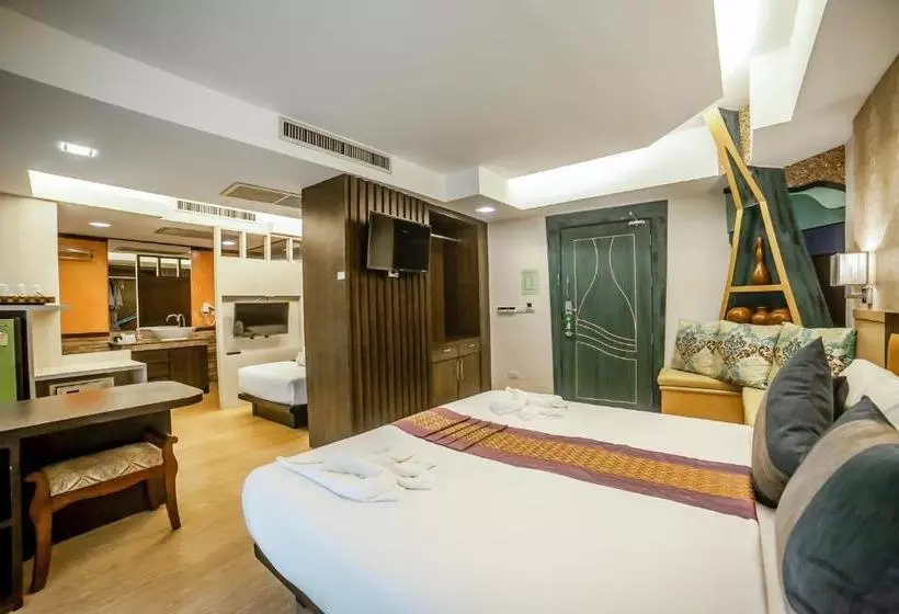 Phi Phi Nice Beach Hotel Hip