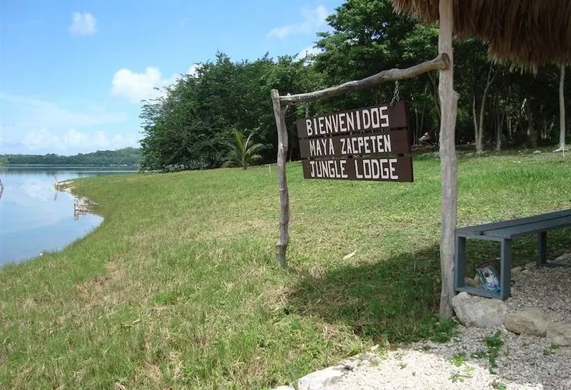 استراحتگاه Maya Zacpetén Jungle Lodge