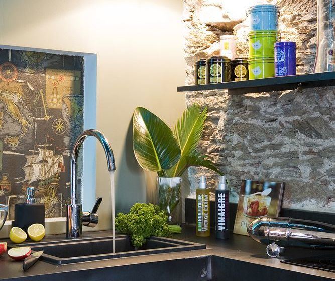 Surprenantes  De La Terre à La Lune