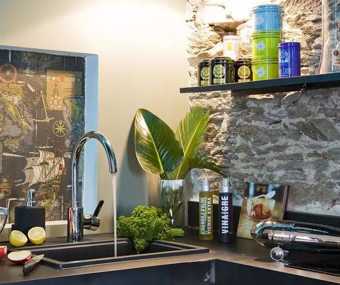 Surprenantes  De La Terre à La Lune