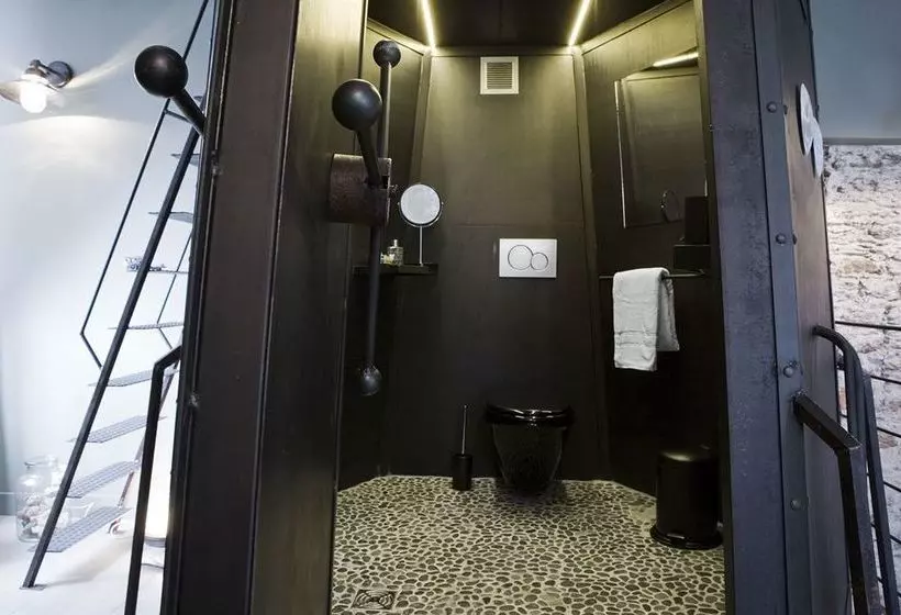 Surprenantes  De La Terre à La Lune