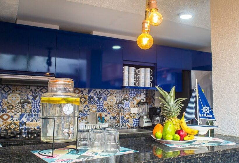 Casa Del Puerto Hostel & Suites