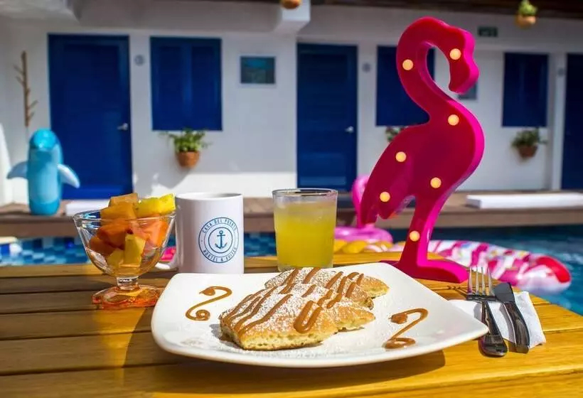 Casa Del Puerto Hostel & Suites