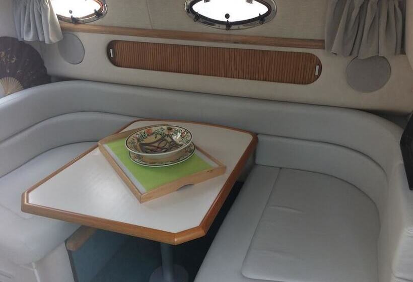 هتل Boat Vedette Arlequin