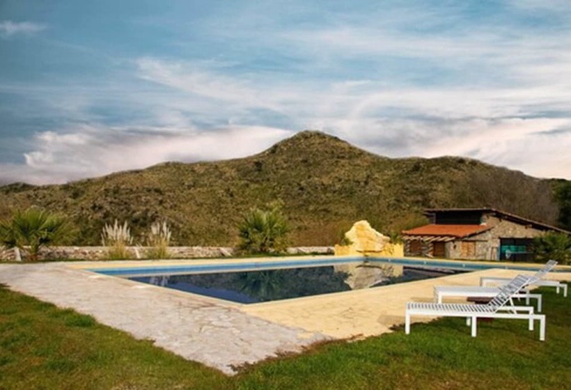 هتل Cabanas Los Arroyitos