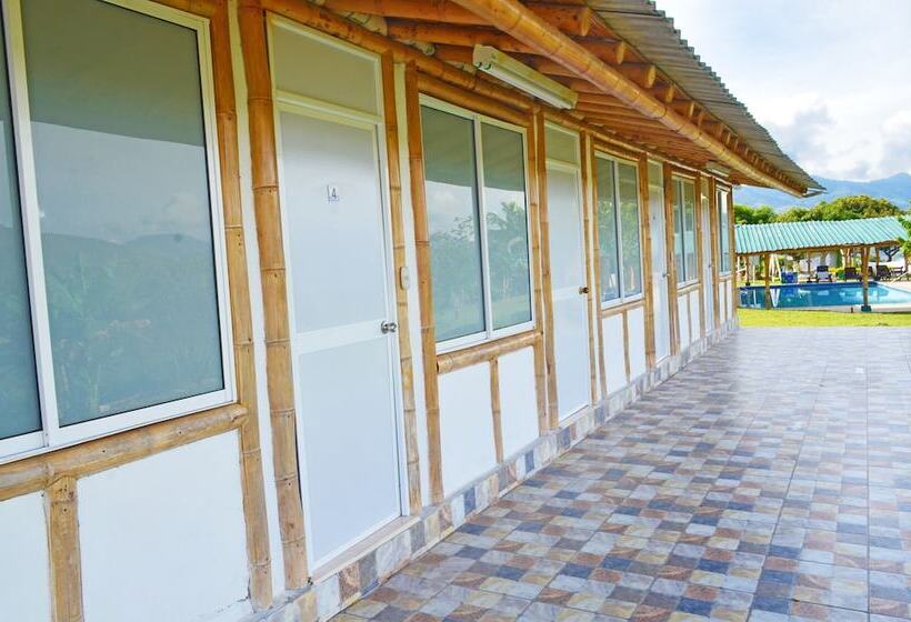 هتل Campestre Uraku