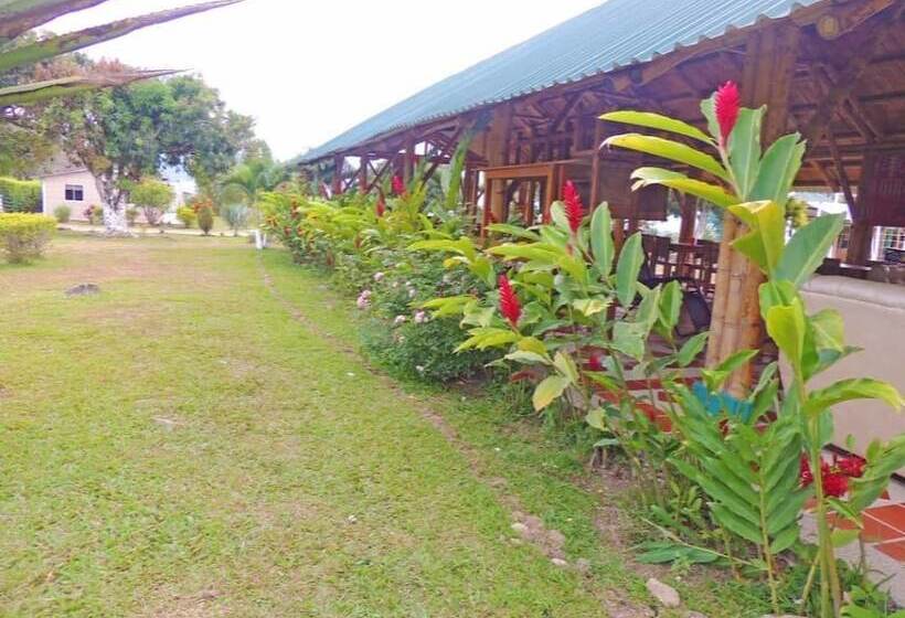 هتل Campestre Uraku