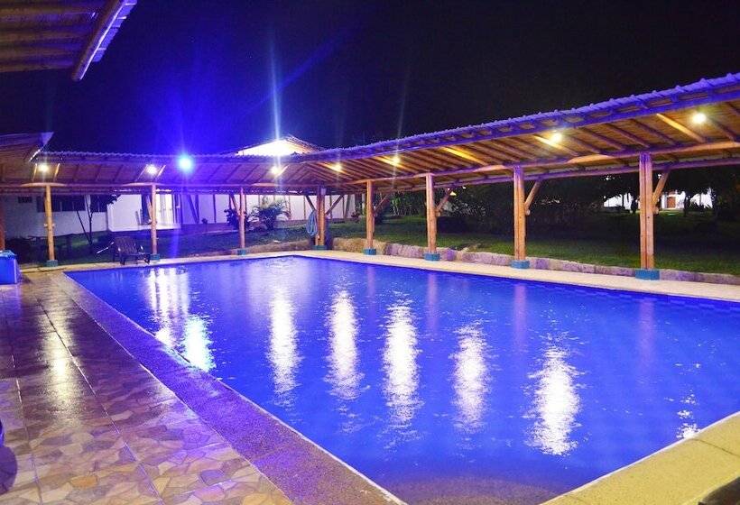 هتل Campestre Uraku