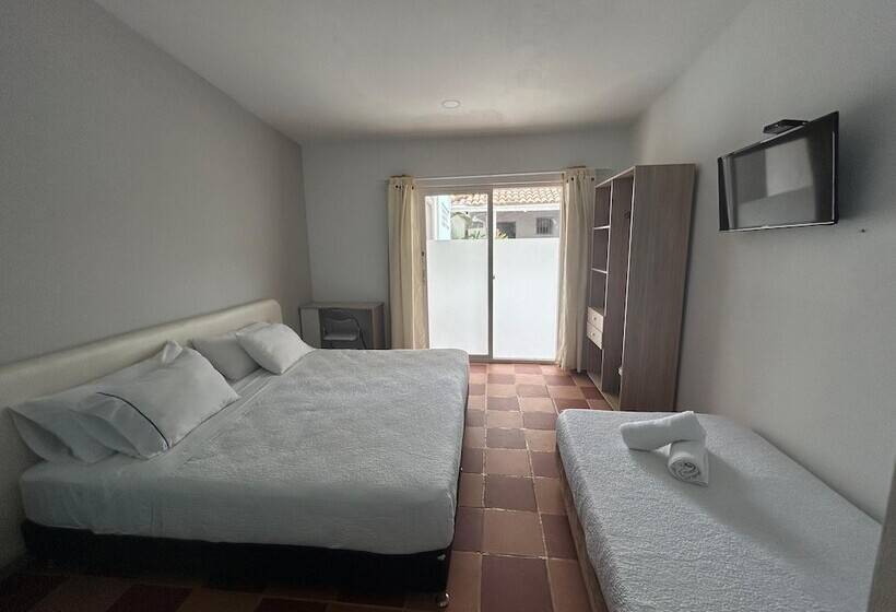 هتل Casa Kalamary Crespo