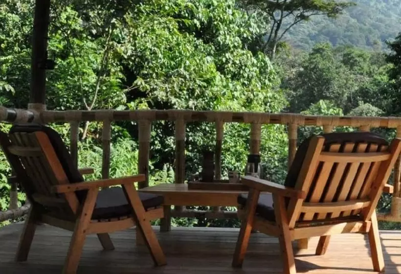 هتل Equator Snow Geo Lodge