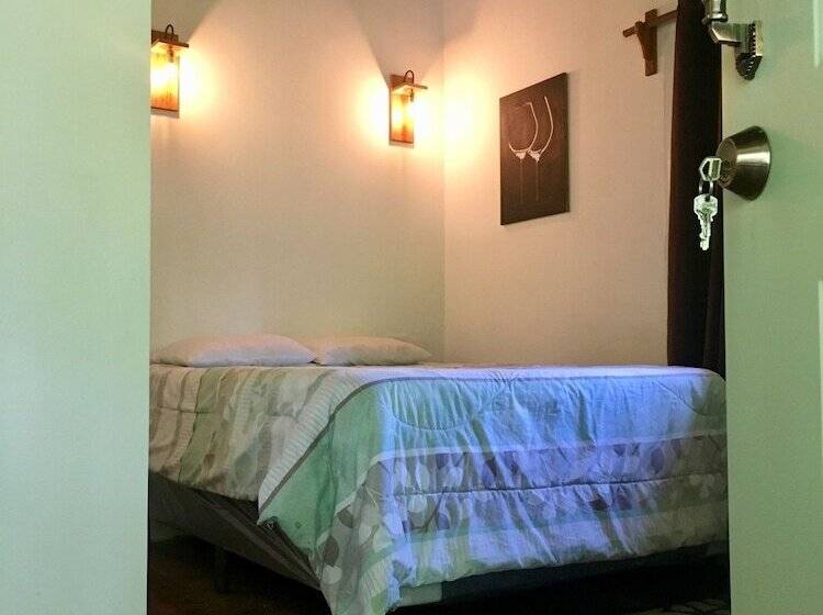 هتل Hospedaje En El Lago