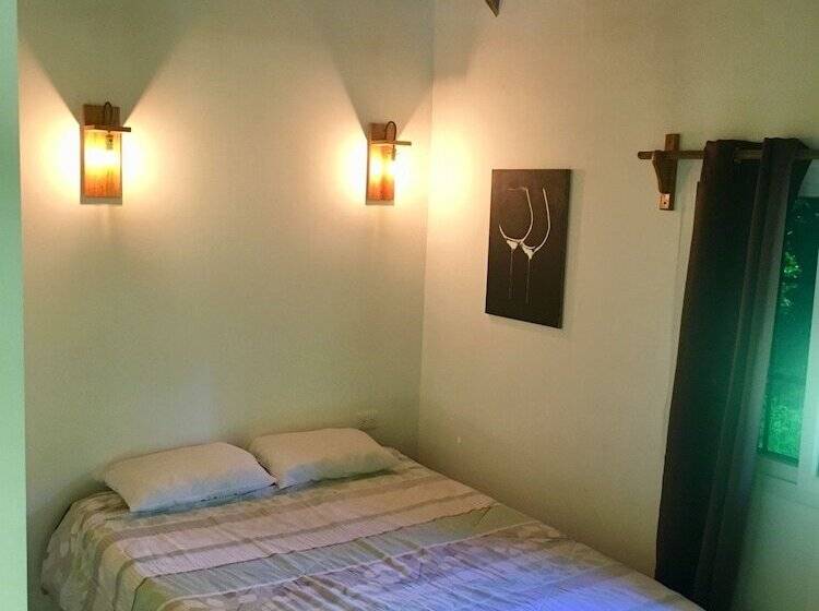 هتل Hospedaje En El Lago