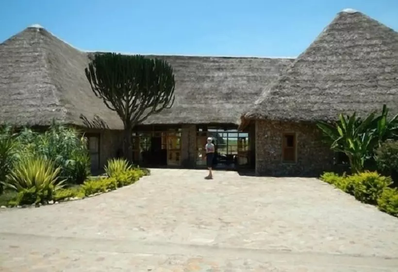 هتل Ihamba Lakeside Safari Lodge