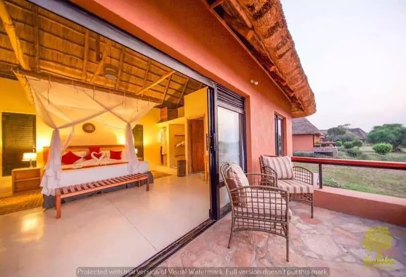 هتل Ihamba Lakeside Safari Lodge