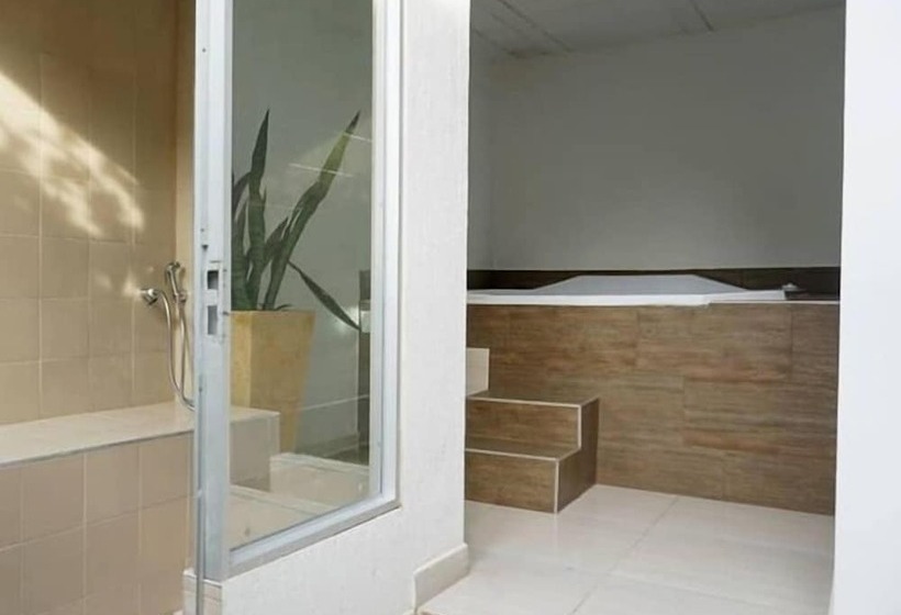 Hôtel Jade Imbanaco