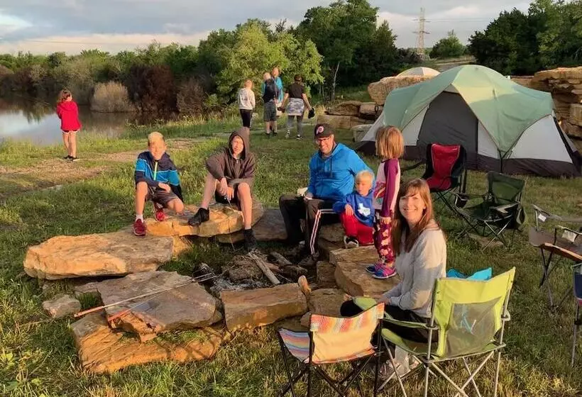 Hotelli Lake Godstone™