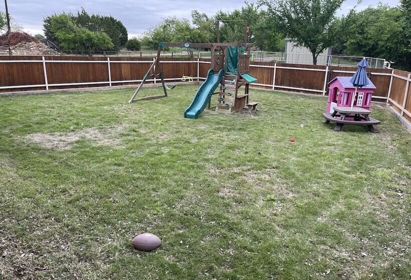 Hotel Lake Godstone™