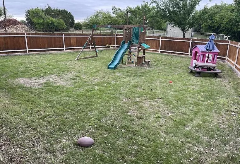 Hotelli Lake Godstone™