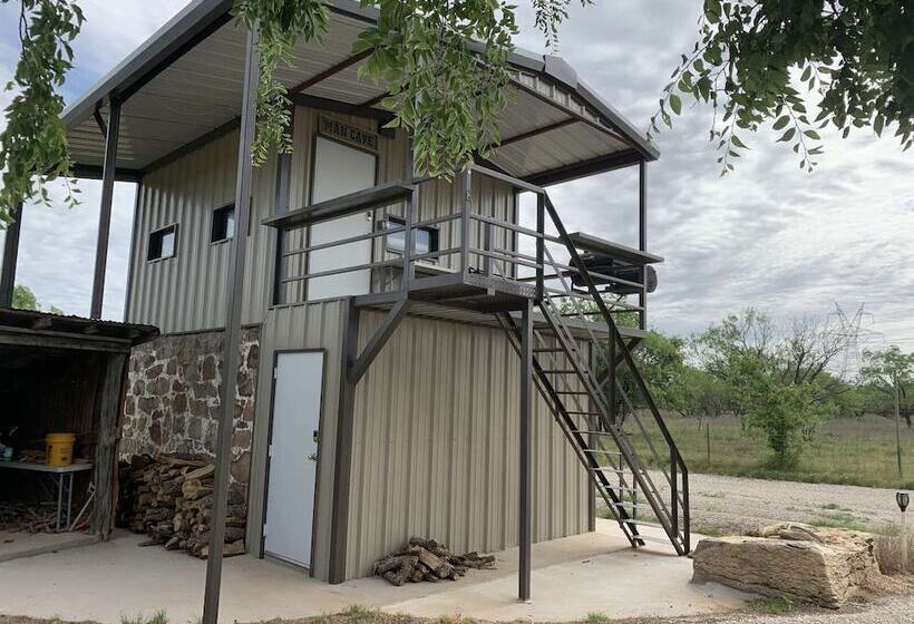 Hotel Lake Godstone™