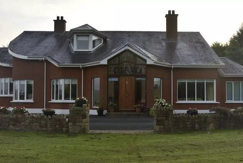 Hotelli White Hill Country House