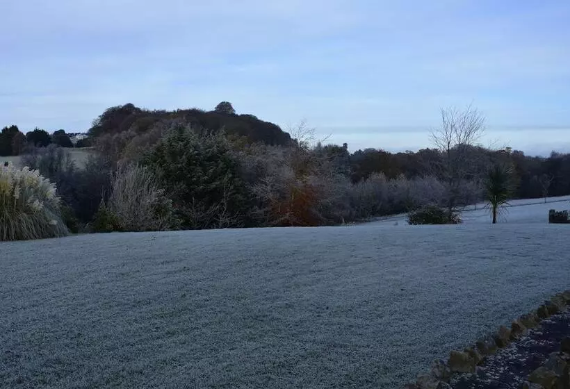 Hotelli White Hill Country House