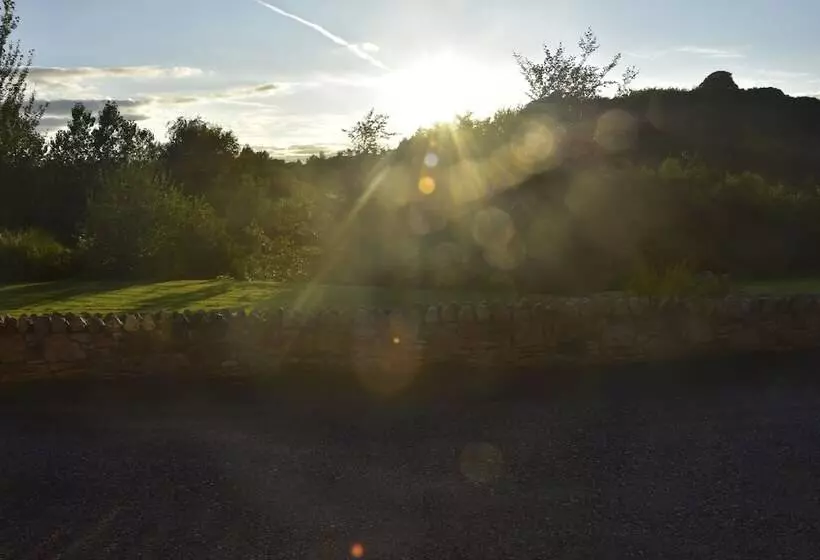 Hotelli White Hill Country House